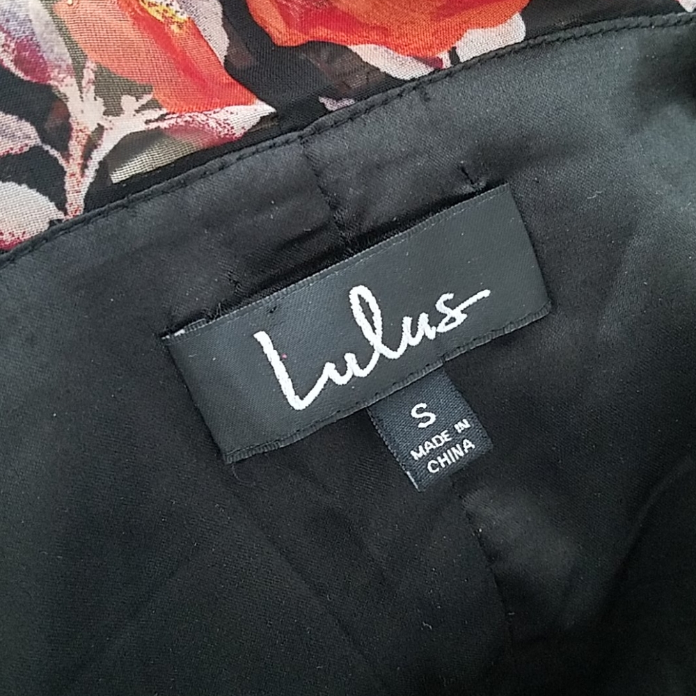 SOLD• Lulu's Devoted to Love Floral Small - Picture 7 of 8